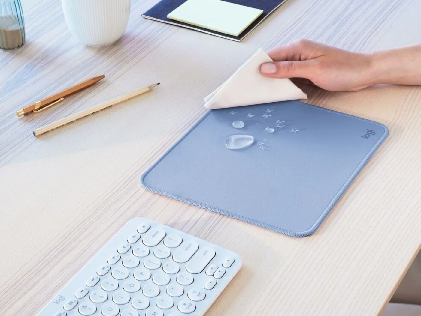 Padmouse Logitech Studio Series Rose 23x20cm Color Rosa